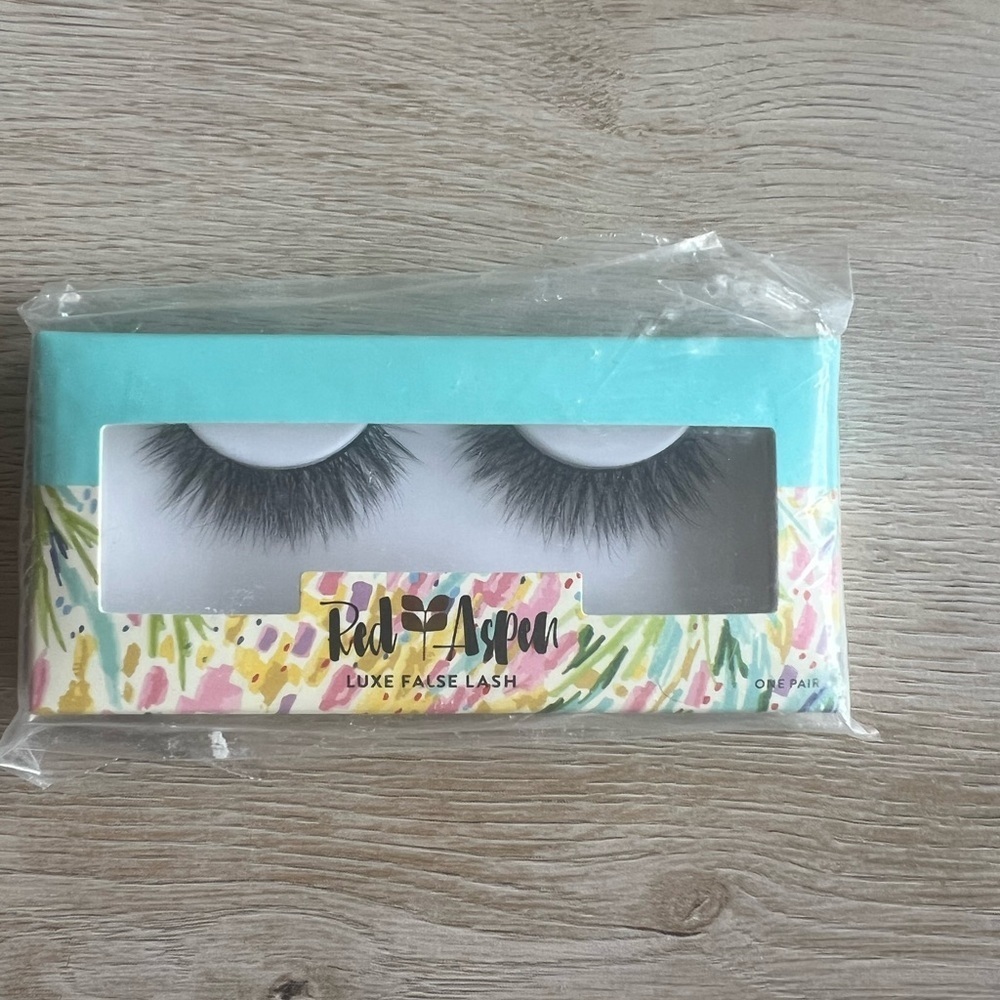 Red + Aspen Luxe False Lash Set. Bundle of six unused faux lashes! NEW! - Picture 4 of 7